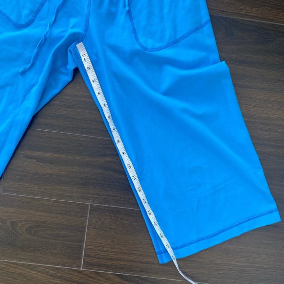 Lululemon capris - Picture 7 of 8